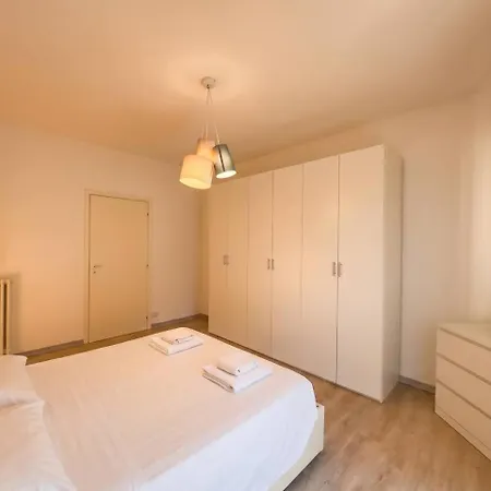 Centro & Leonardo: Trilocale Moderno Con Balcone Appartement *